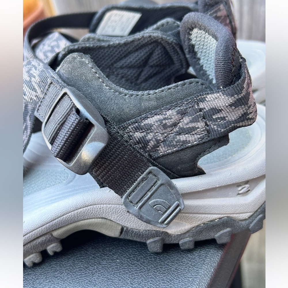 The Northface Strappy Sandal - Picture 5 of 9